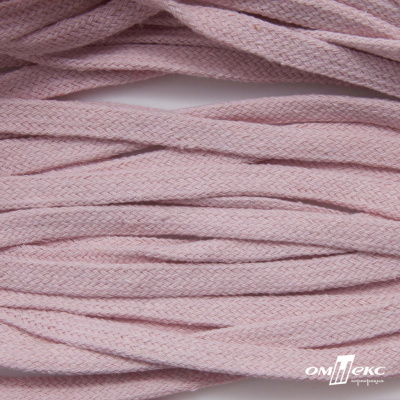 Шнур плетеный d-8 мм плоский, 70% хлопок 30% полиэстер, уп.85+/-1 м, цв.1019-св.розовый - купить в Саранске. Цена: 735 руб.