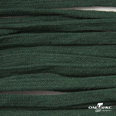 Шнур плетеный d-8 мм плоский, 70% хлопок 30% полиэстер, уп.85+/-1 м, цв.1016-т.зеленый - купить в Саранске. Цена: 742.50 руб.