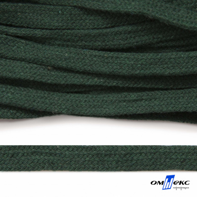 Шнур плетеный d-8 мм плоский, 70% хлопок 30% полиэстер, уп.85+/-1 м, цв.1016-т.зеленый - купить в Саранске. Цена: 742.50 руб.